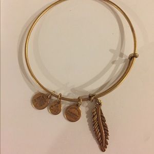 🦚 Alex and Ani Feather Bracelet